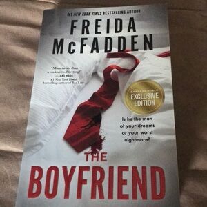 The Boyfriend by Freida McFadden - Exclusive Edition